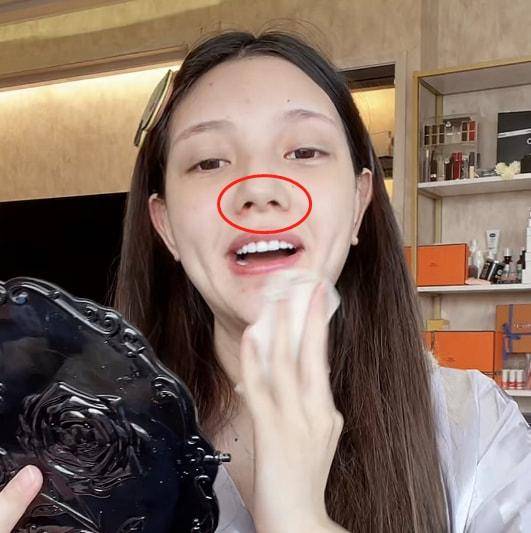 兜儿很看中自己的颜值,因为这是大家心目中,她唯一