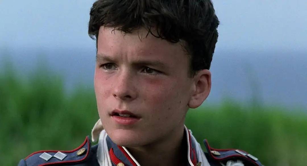 再读威廉·戈尔丁的《蝇王》:文明与野蛮,极权专制与自由的对决