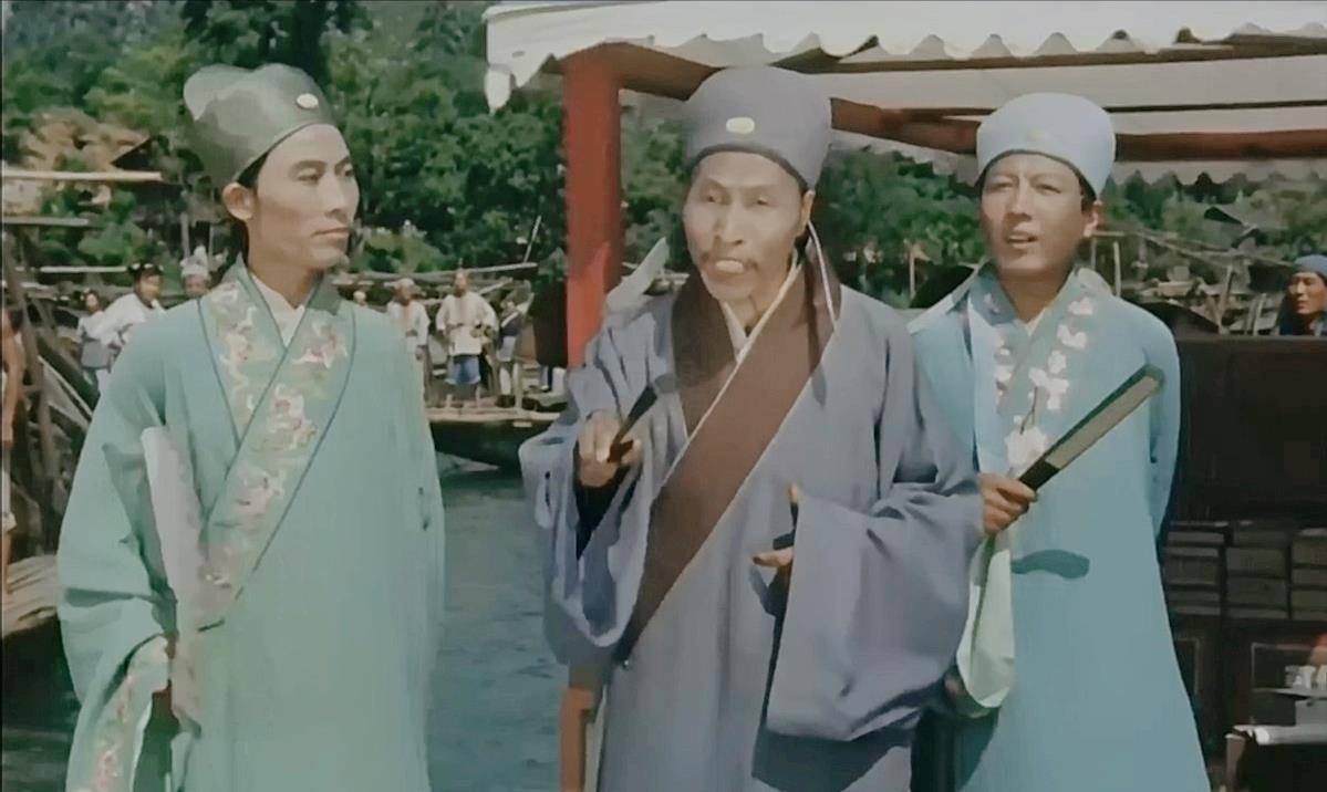 电影《刘三姐》对歌中的三个秀才,自傲,迂腐,让人忍俊不禁