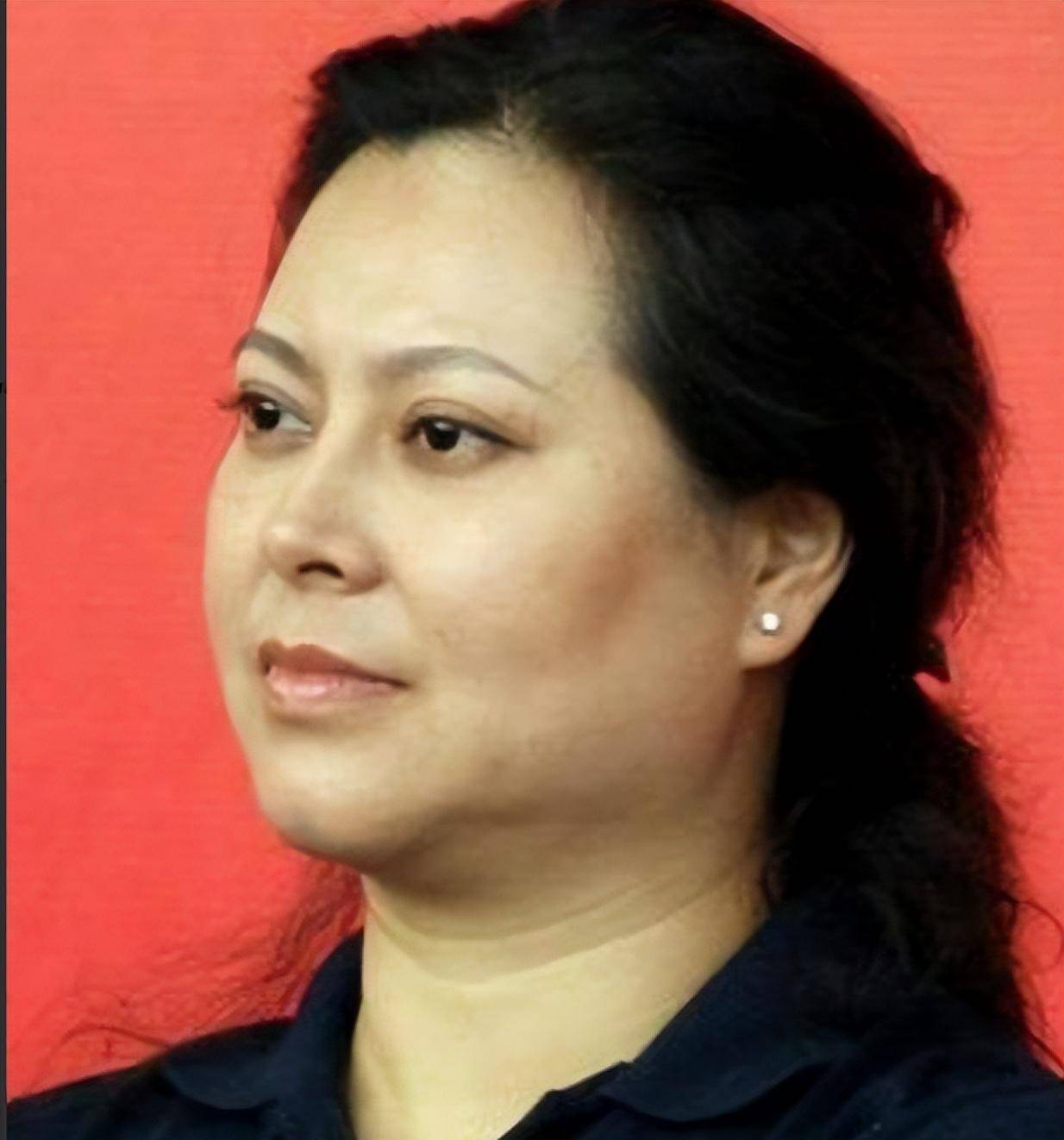 同是唐国强的骨肉,孙涛和壮丽生的孩子,却活成了完全相反的样子_唐莉