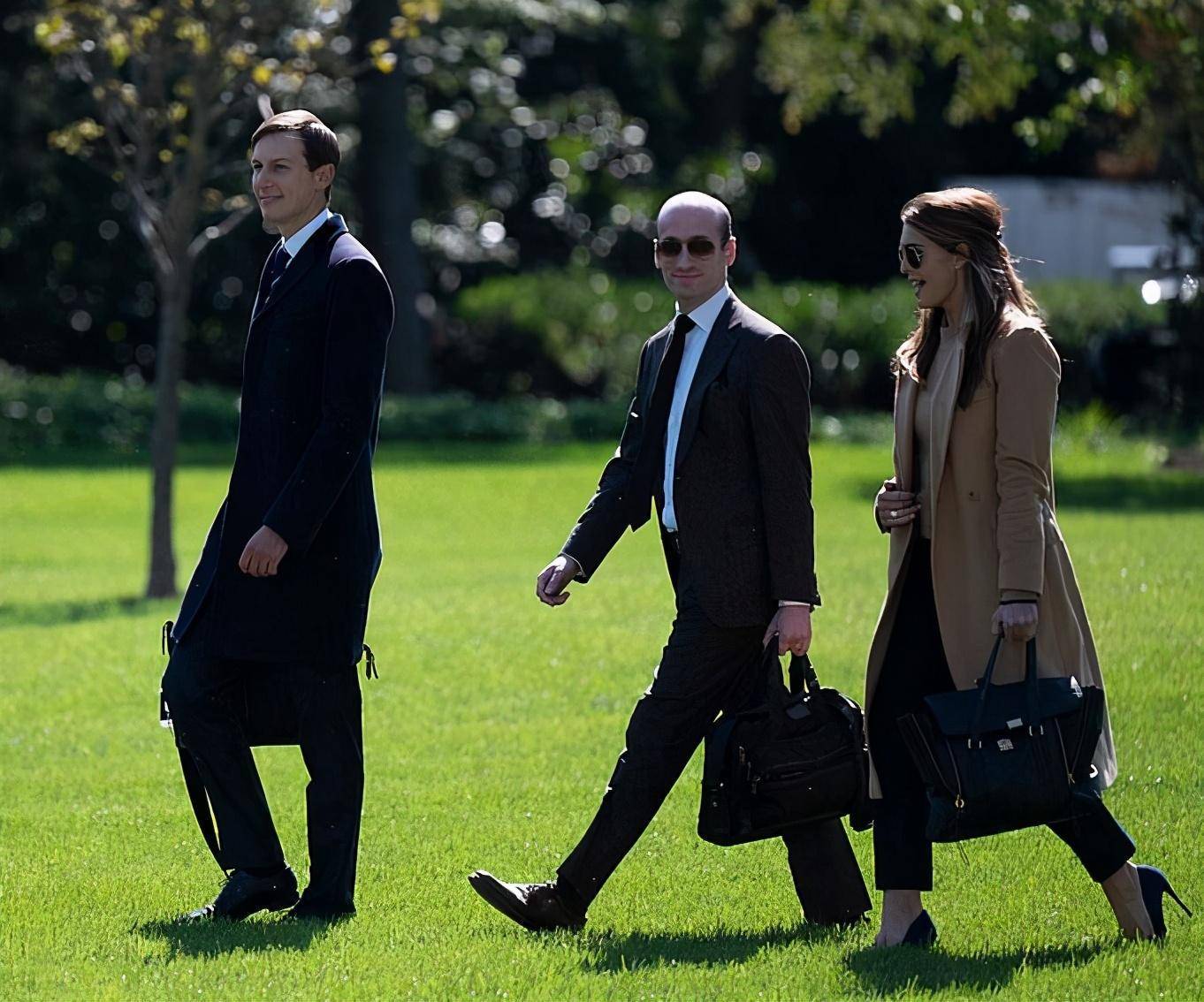上周三,他还与确诊的霍普·希克斯(hopehicks)一起旅行.