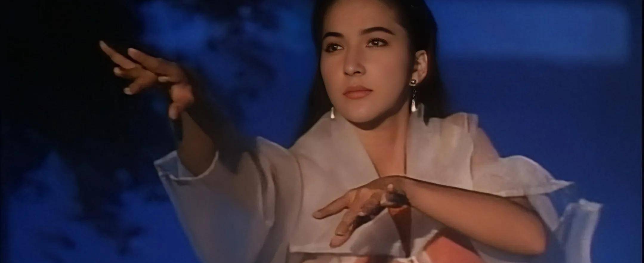 童玲:洪金宝妻子的替代者,出演多部风月片后就息影退圈_电影_混血儿