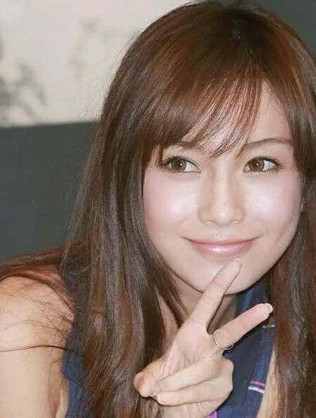 杨颖美模旧照被扒,混血面容走清纯路线,超高颜值不需要整容!