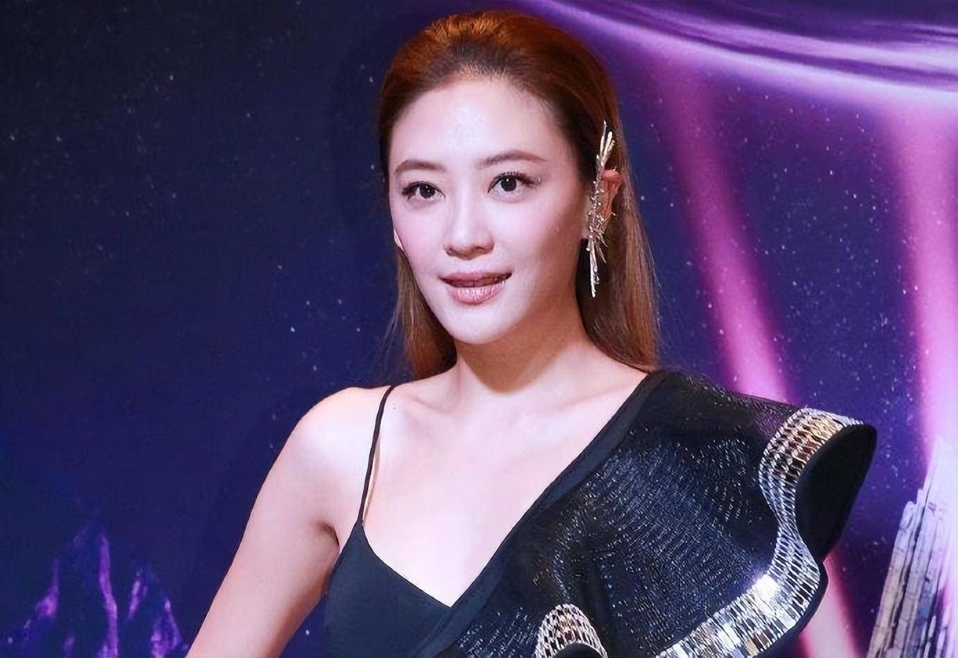 向佐"不讲武德",向太护犊子,郭碧婷的这场"赌豪"本就是败局_应采儿