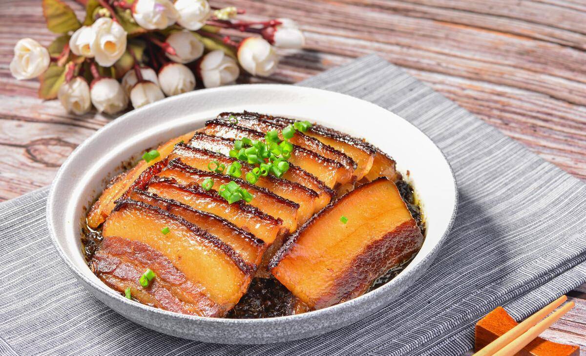 3,梁山扣肉:这是我的最爱,逢年过节总会做上一些,下饭店也是常常要点