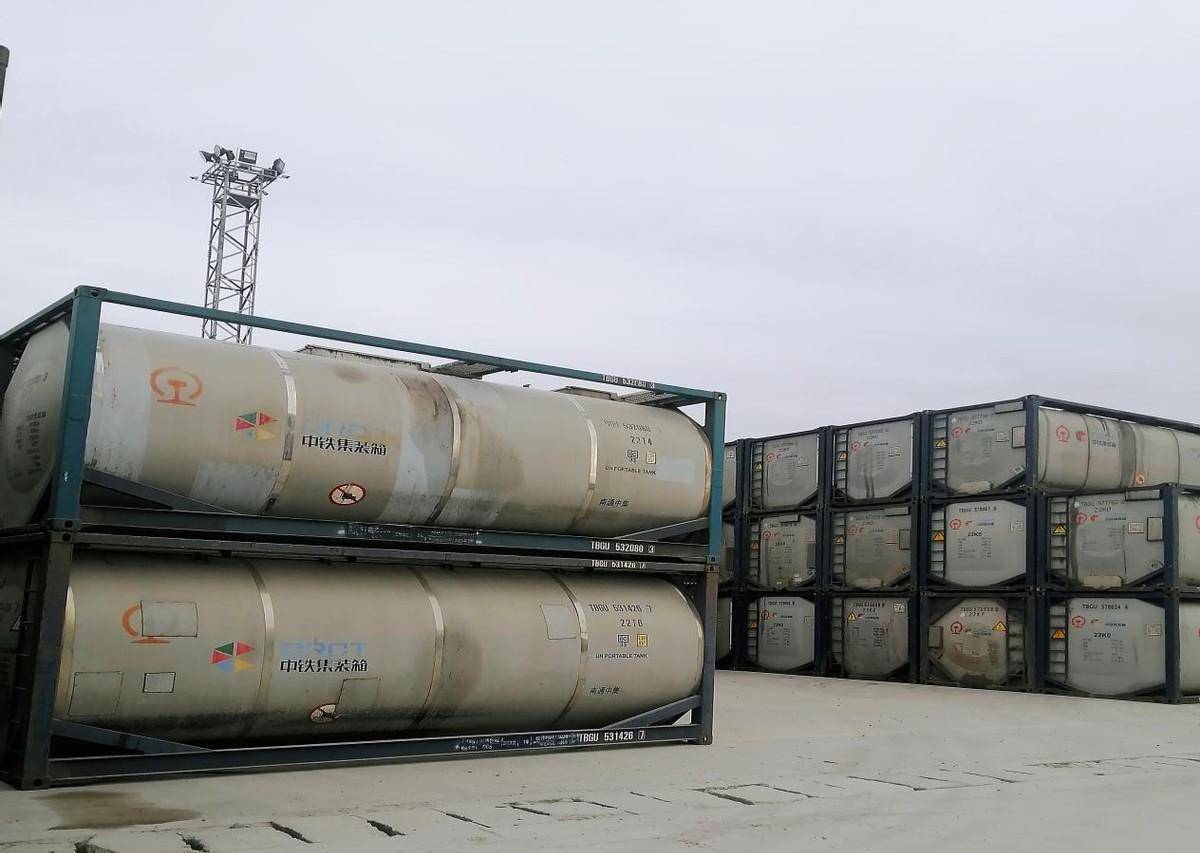 自2022年9月首开以来,该班列已累计运载996组20英尺铁路罐式集装箱