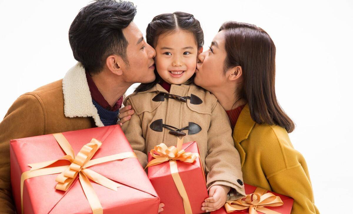 婆婆让我包10000块红包,说这样才显得我们重视她_周鹏_女儿_彩礼