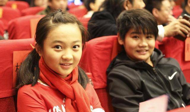 林妙可毕业大戏成"焦点",颜值不够站c位,身材圆润被同学碾压_观众