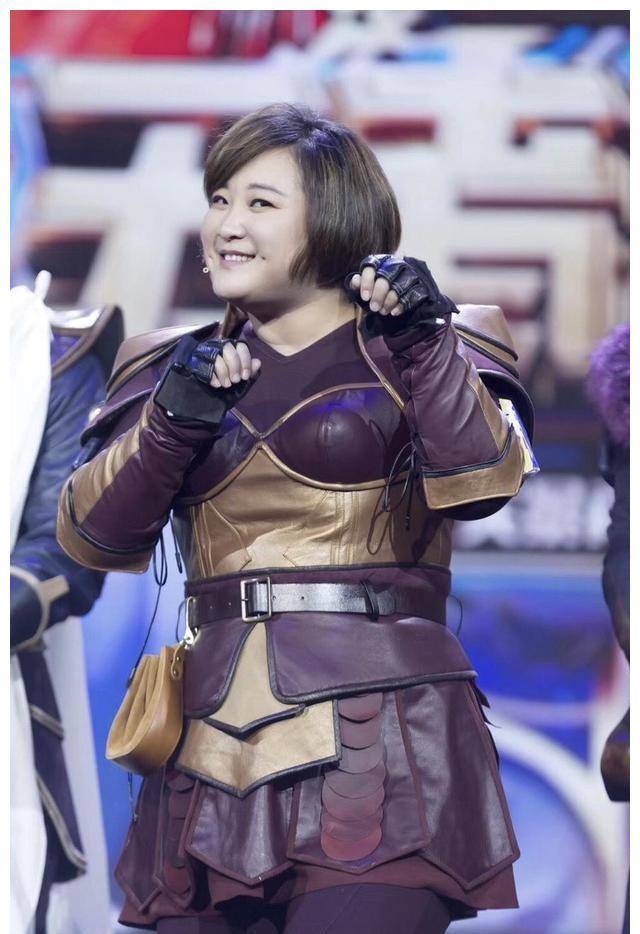 终获偶像刘德华回应,贾玲难掩喜悦,发微博@一众好友显摆_时候_身材