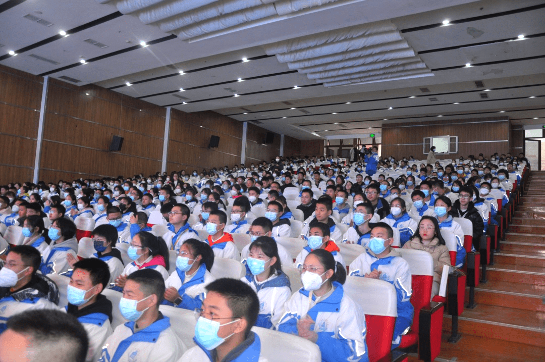 川大附中初中部这场近600人的讲座听得让人心潮澎湃,备受鼓舞!