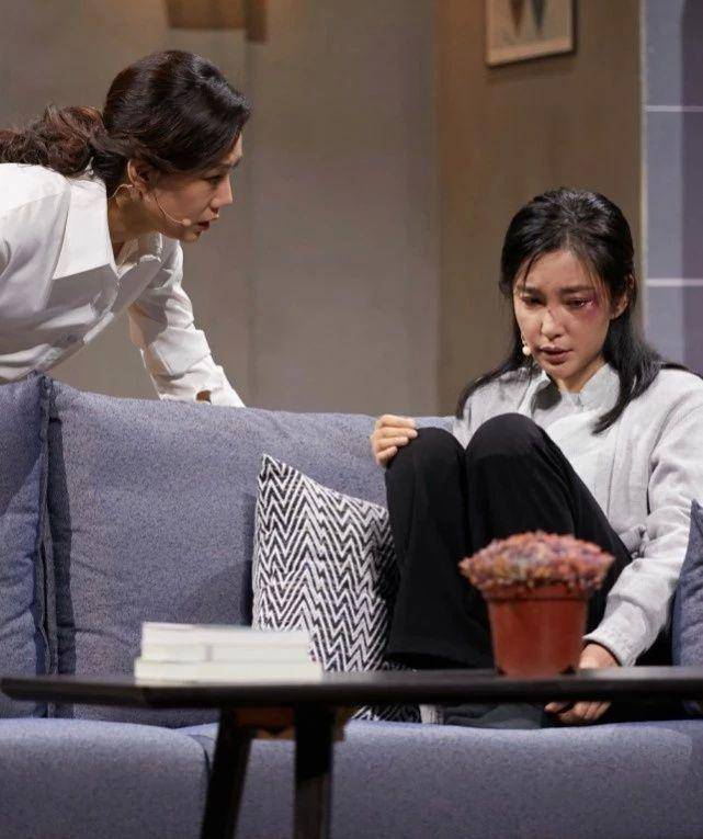 李冰冰演"被家暴女人",当她画上伤痕妆,才知道46岁有多真实_女神_演技