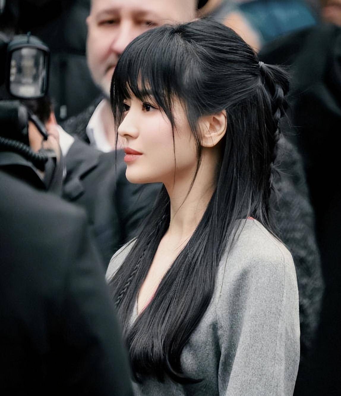 宋慧乔米兰时装周扮相甜美,气质乖巧可爱,全智贤知性俏皮_乔妹_明星