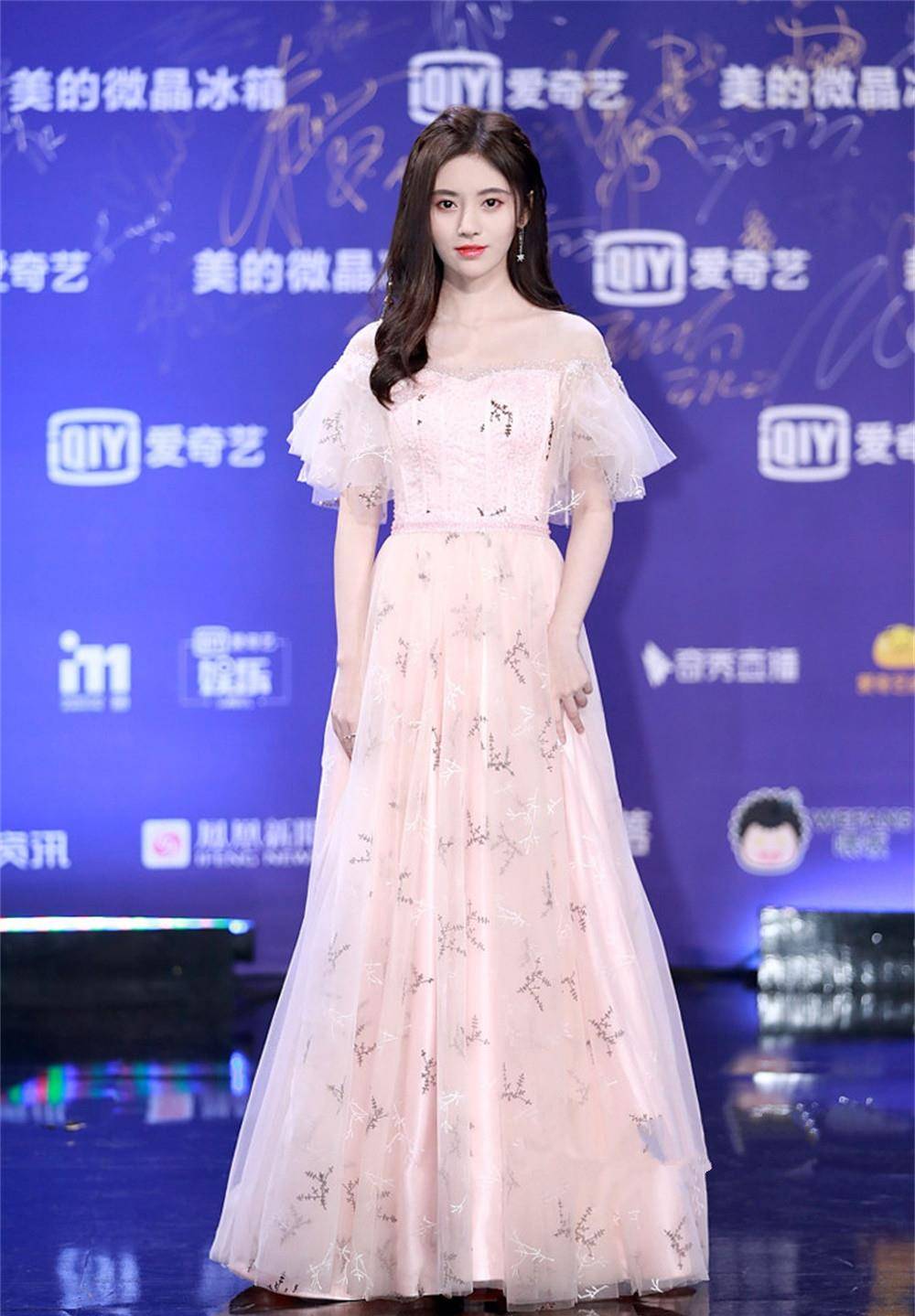 学鞠婧祎这样穿,显高又时髦_小个子_西装_仙女