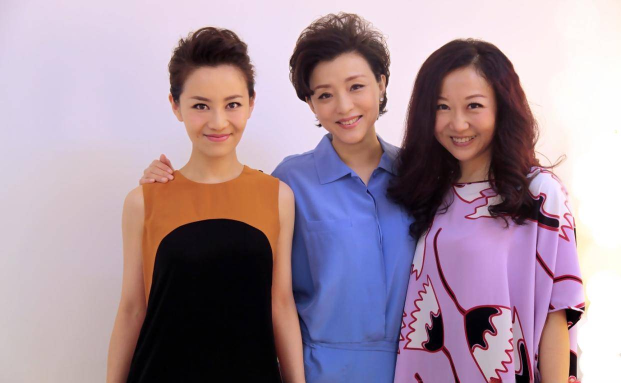 杨澜一家子移民美国,老公吴征获得诺贝尔奖,真是"神仙眷侣"!