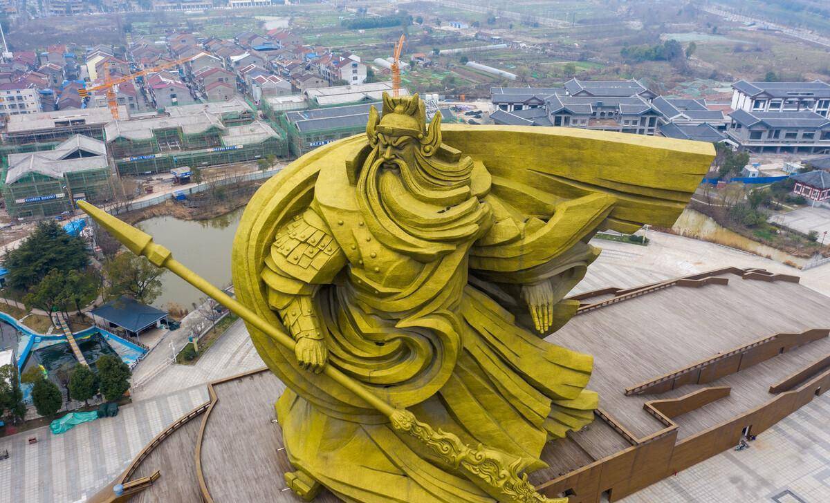 荆州巨型关公雕像事件图片