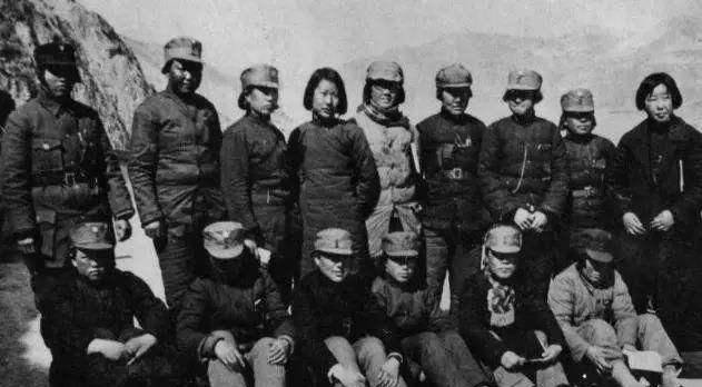 西路军幸存女战士,深山生存嫁给哑巴,临终前交给儿子一个密码本