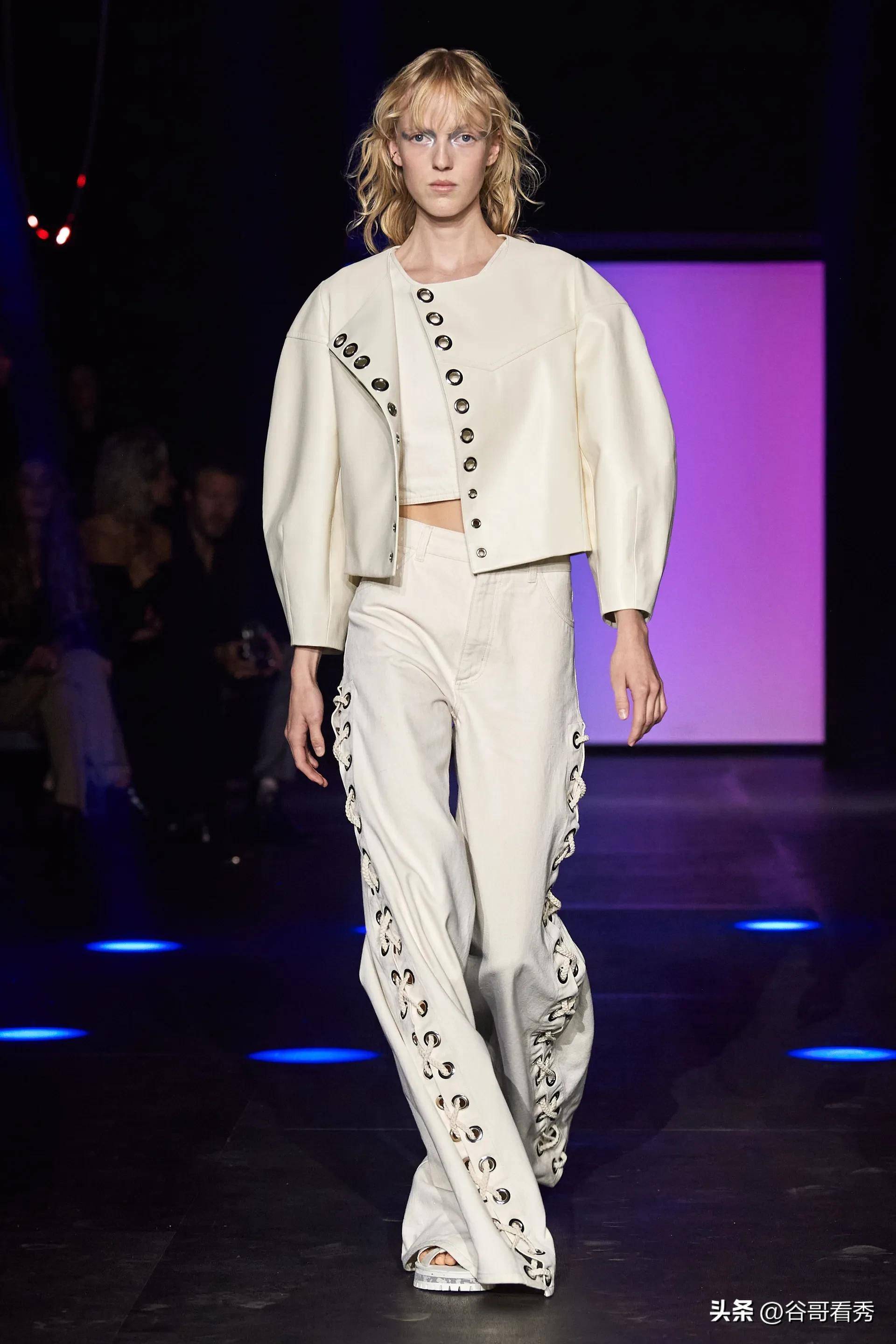 巴黎时装周|chloé-2023春夏系列下_皮革_赫斯特_连衣裙