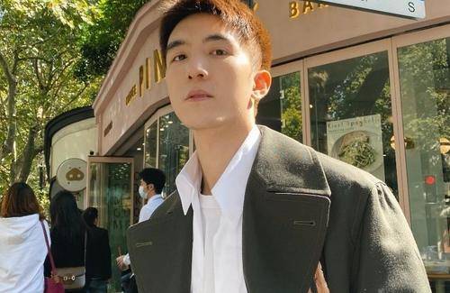 吴大伟这个网络红人,是个超级温柔的暖男,又有着自己的梦想_才华_一个