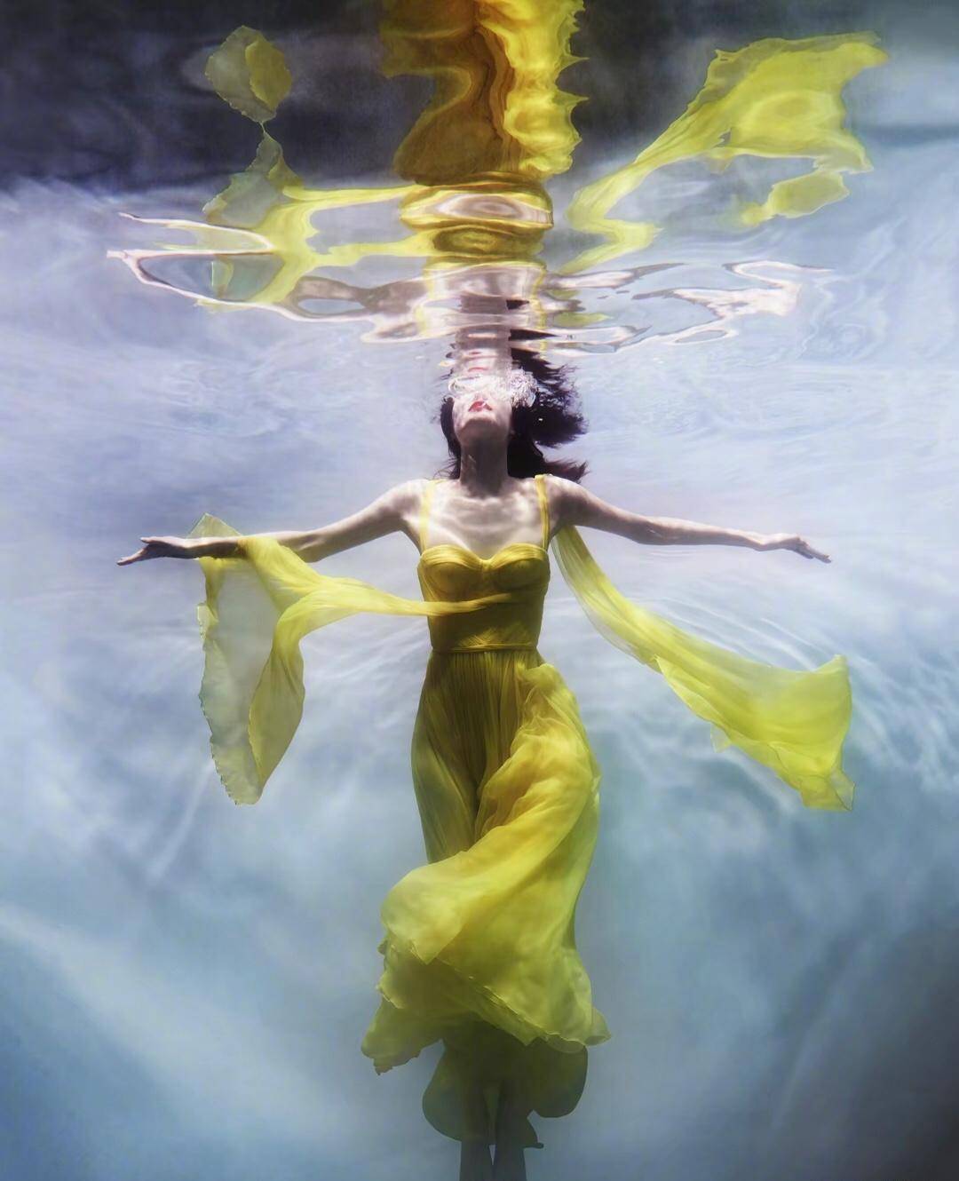 图集:职业模特写真,如花似玉的骨美秀,何穗_勾人_面孔_身材