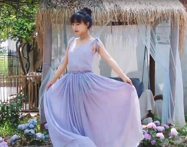 有种惊艳叫李子柒,当她穿上用葡萄皮做的裙子后,粉丝们感叹:这是