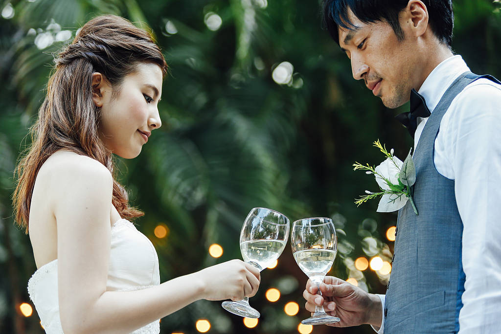 女子已和现男友订婚,却要为了以前的约定,给前男友生孩子_吕倩_哥哥