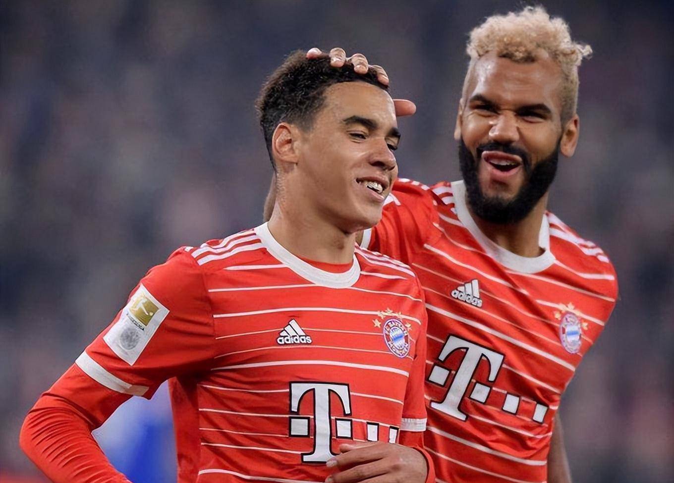 科皇天神下凡,拜仁打爆超级黑马,大巴黎瑟瑟发抖?_穆勒_科曼_比赛