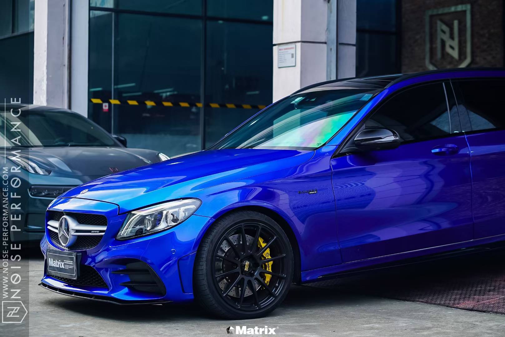 奔驰c43矩阵改色膜液态金属克莱因蓝,极具视觉冲击力_搜狐汽车_搜狐网