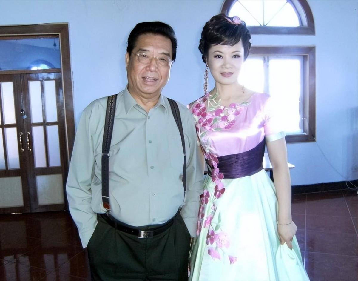 李双江与大儿子合影!