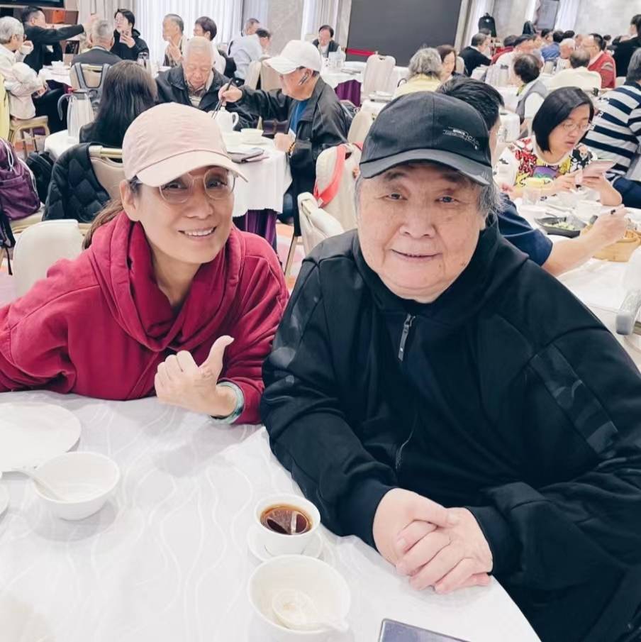 75岁资深港星减肥60斤身形明显消瘦,因体重过胖常入院_秦煌_因为_印象