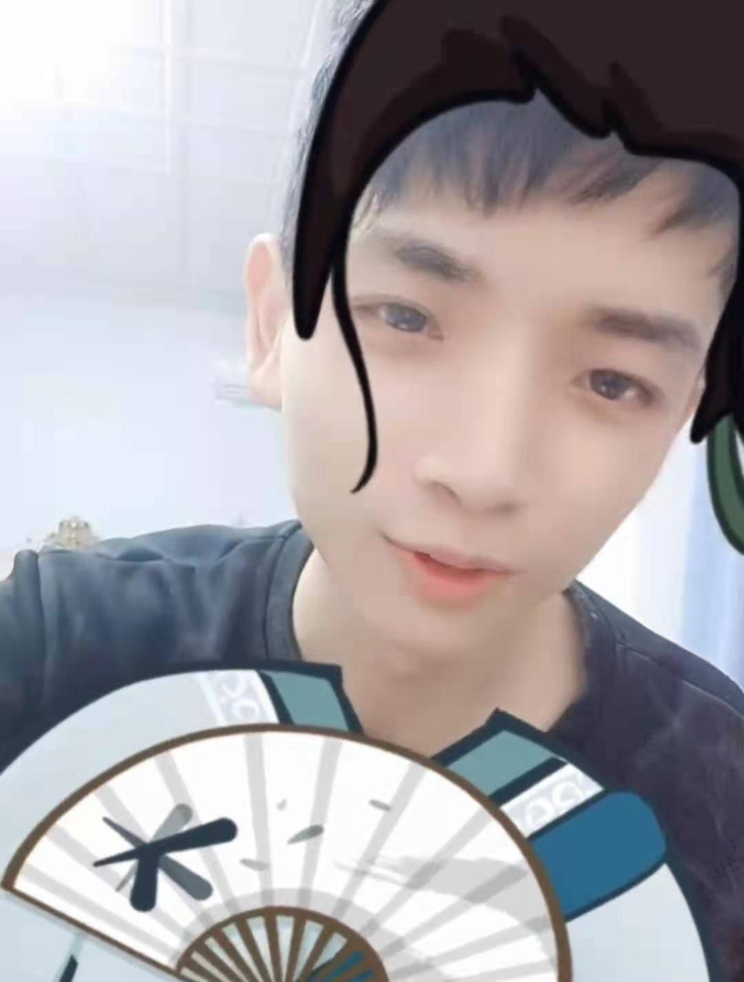 林锡露脸神似乔碧萝?