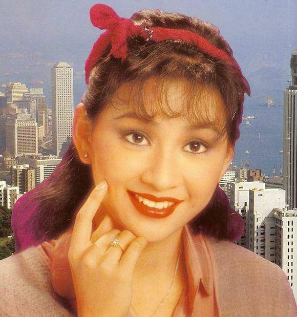 上图为余安安在《陈真》中饰演的方志心的剧照,这部剧拍摄于1982年,是