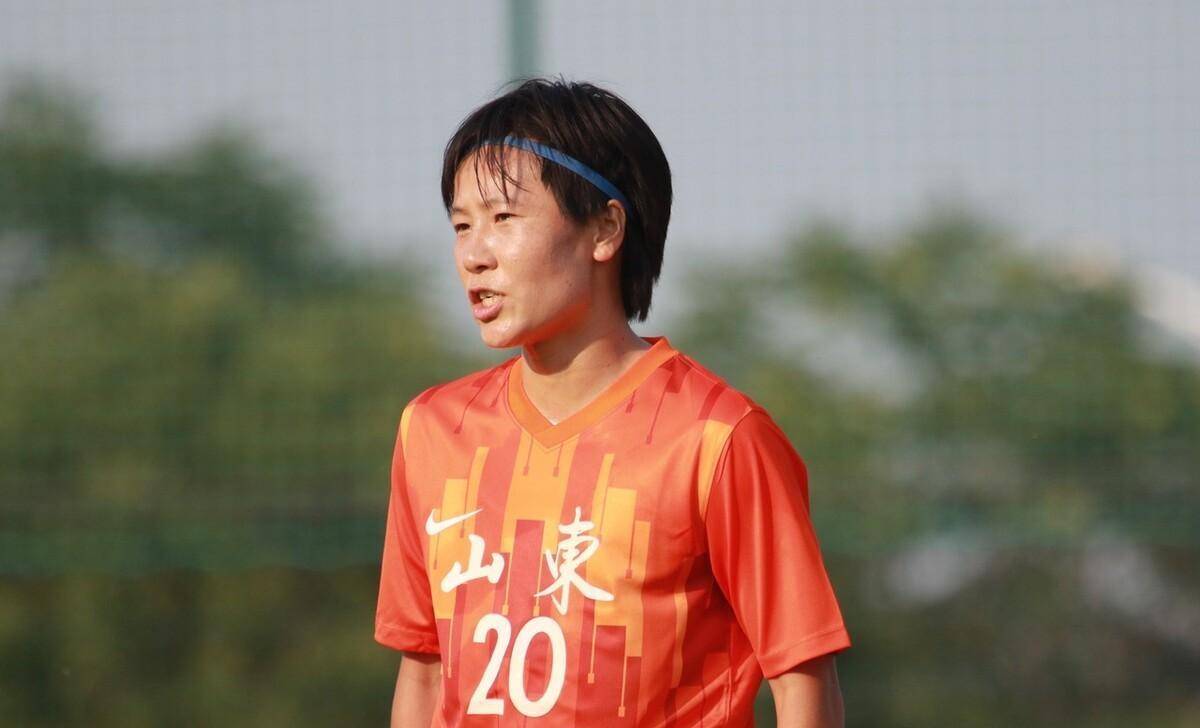 目前已知出走的球员中,国脚前锋杨曼和张文昭加盟海南琼中女足,后者将