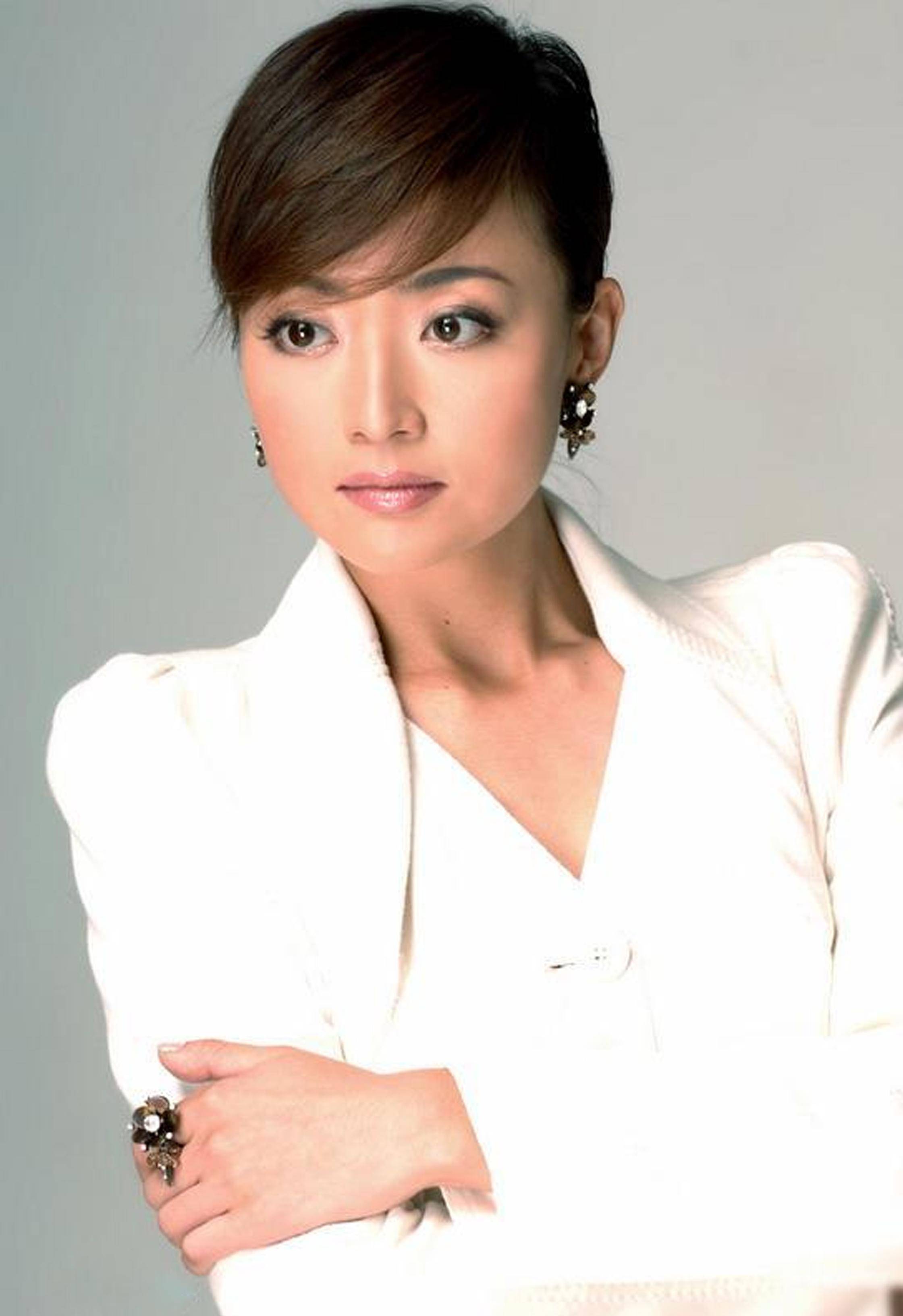 原华:与沙桐闪婚闪离,今前夫又结束"无性"婚姻,她过得怎样?