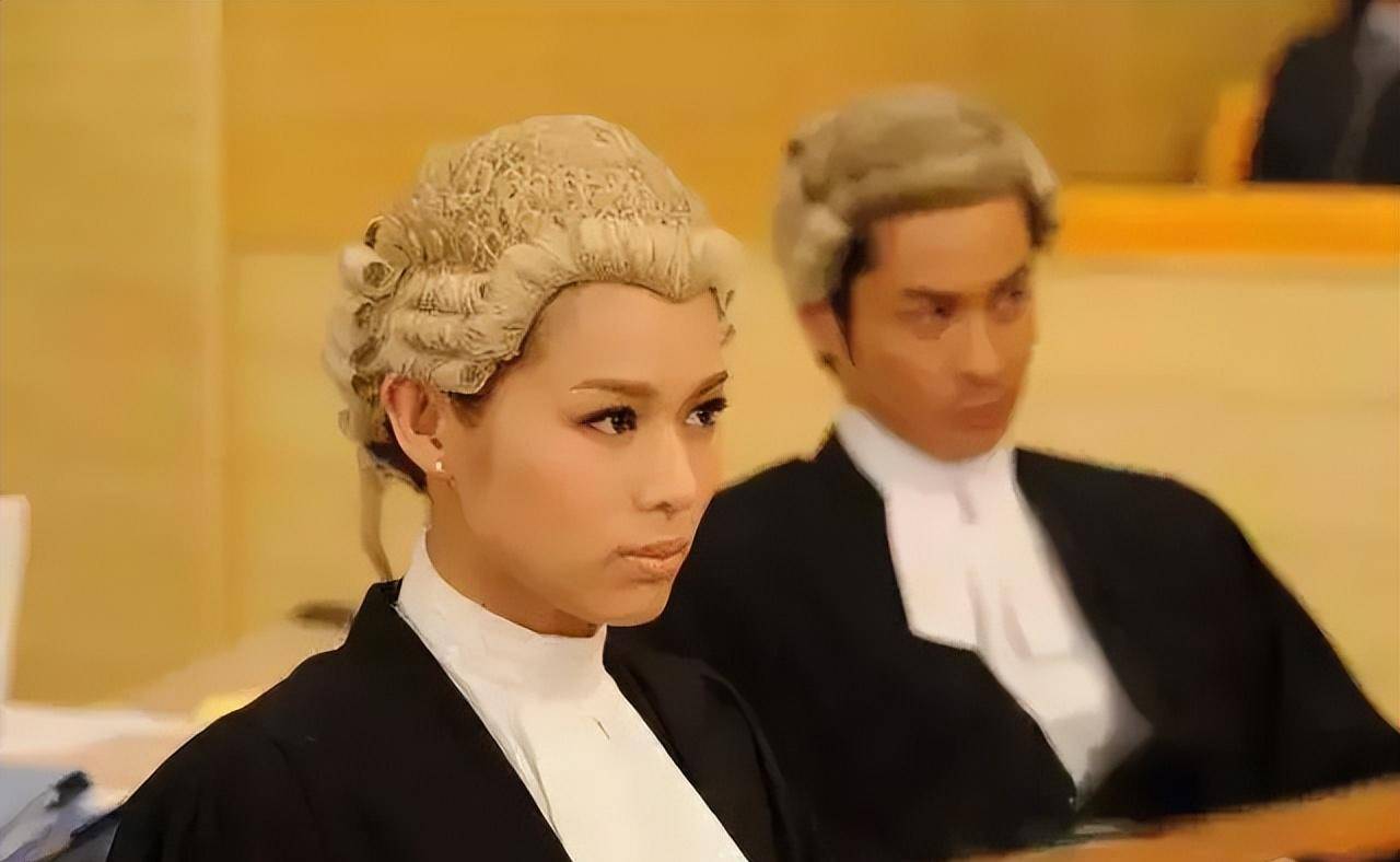 香港法官,律师,为什么现在还在穿长袍,戴假发