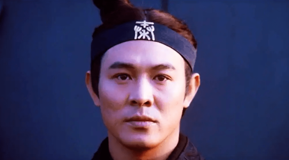 李连杰近照曝光,与俩女儿合影精神十足,一家长居欧洲高颜值抢镜_jada