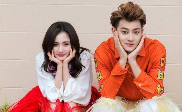 然后我们再来讲讲由黄子韬和杨幂主演的《谈判官》,这部剧的剧情完全