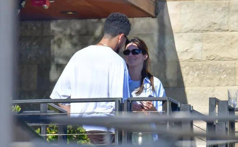 肯豆詹娜和男友和好 德文布克承诺会给肯豆婚姻生孩子_婚礼_照片