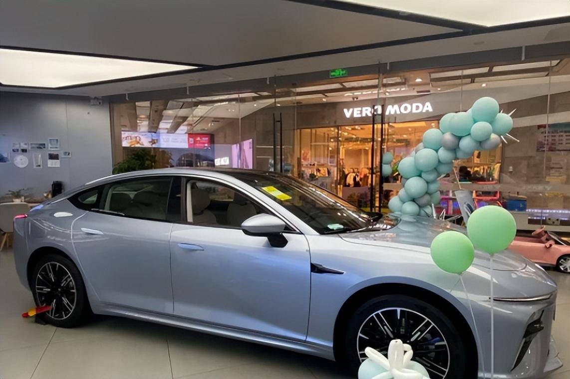 04广汽埃安商业综合体展厅唯品会蜀山城市奥莱一楼销售热线:0551