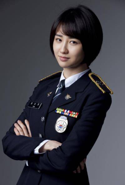 宣凭同伊走红与柳秀荣因戏生情成夫妻婚后四年超恩爱_弟弟_女子_男子