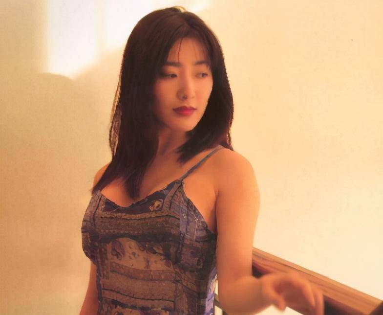 最美潘六姐杨思敏患乳腺病,她其实是日本人_台湾_发展_佳人