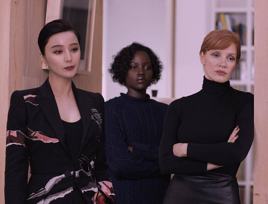 范冰冰海外复出,频繁亮相红毯,大秀事业线_电影节_国际_范姐