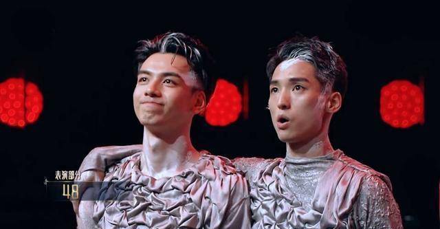 《舞蹈风暴》不谈刘迦李响的舞蹈,为何观众都在嗑"假想"的cp_伤口