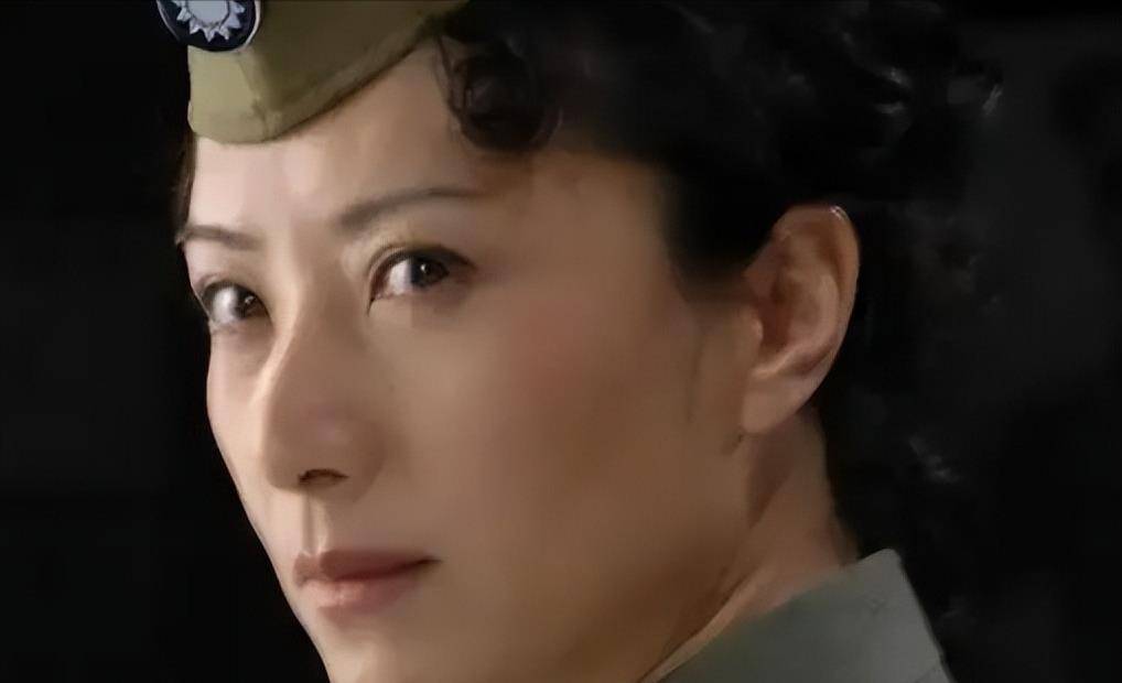 演员王静:低调演戏36年,一人撑起母亲晚年,59岁婚姻成谜!