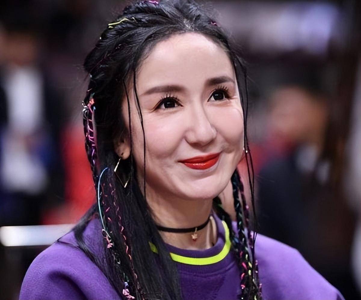 娄艺潇颜值恢复了?