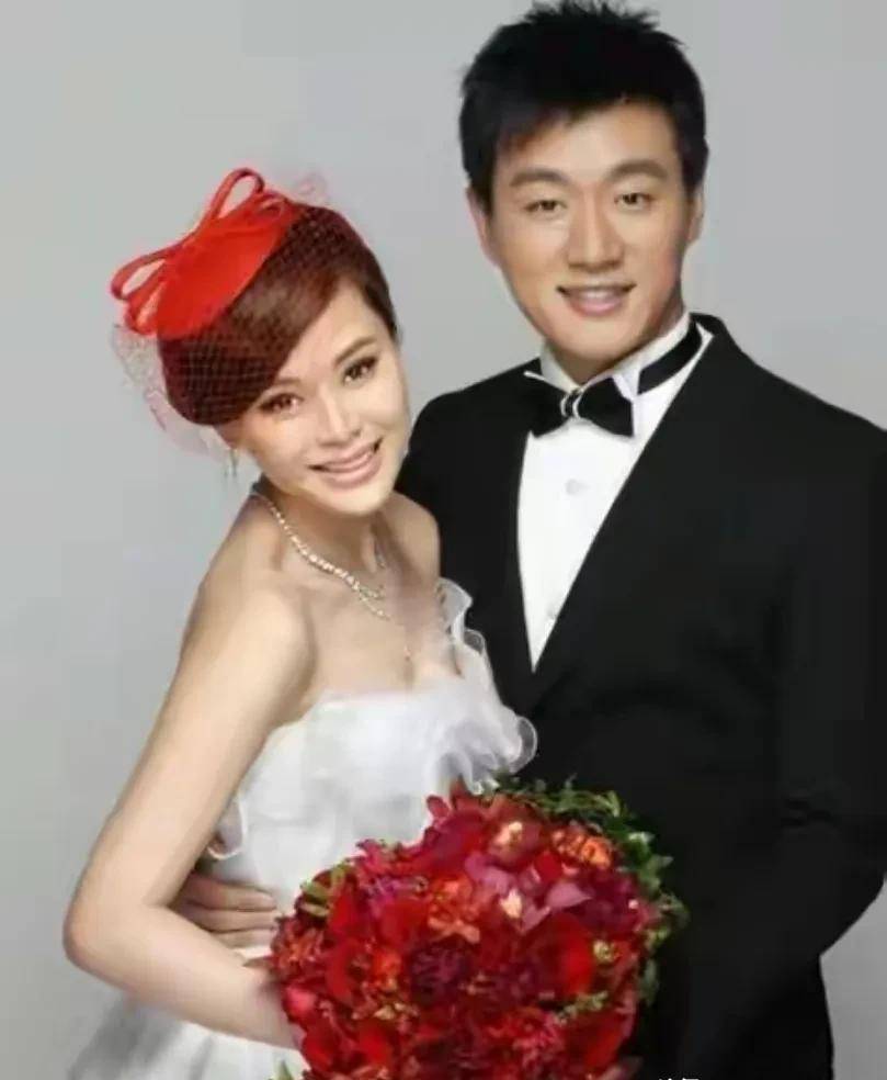 嫁演《十送红军》116部戏的帅哥,为他生3个娃_歌声_郭子_佟大为