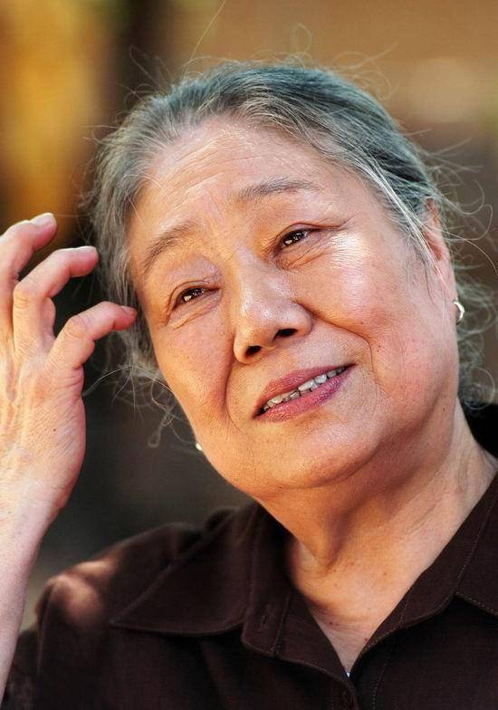 81岁老戏骨韩影曝近况,头晕耳聋眼模糊,30年前出演《渴望》_观众_电视