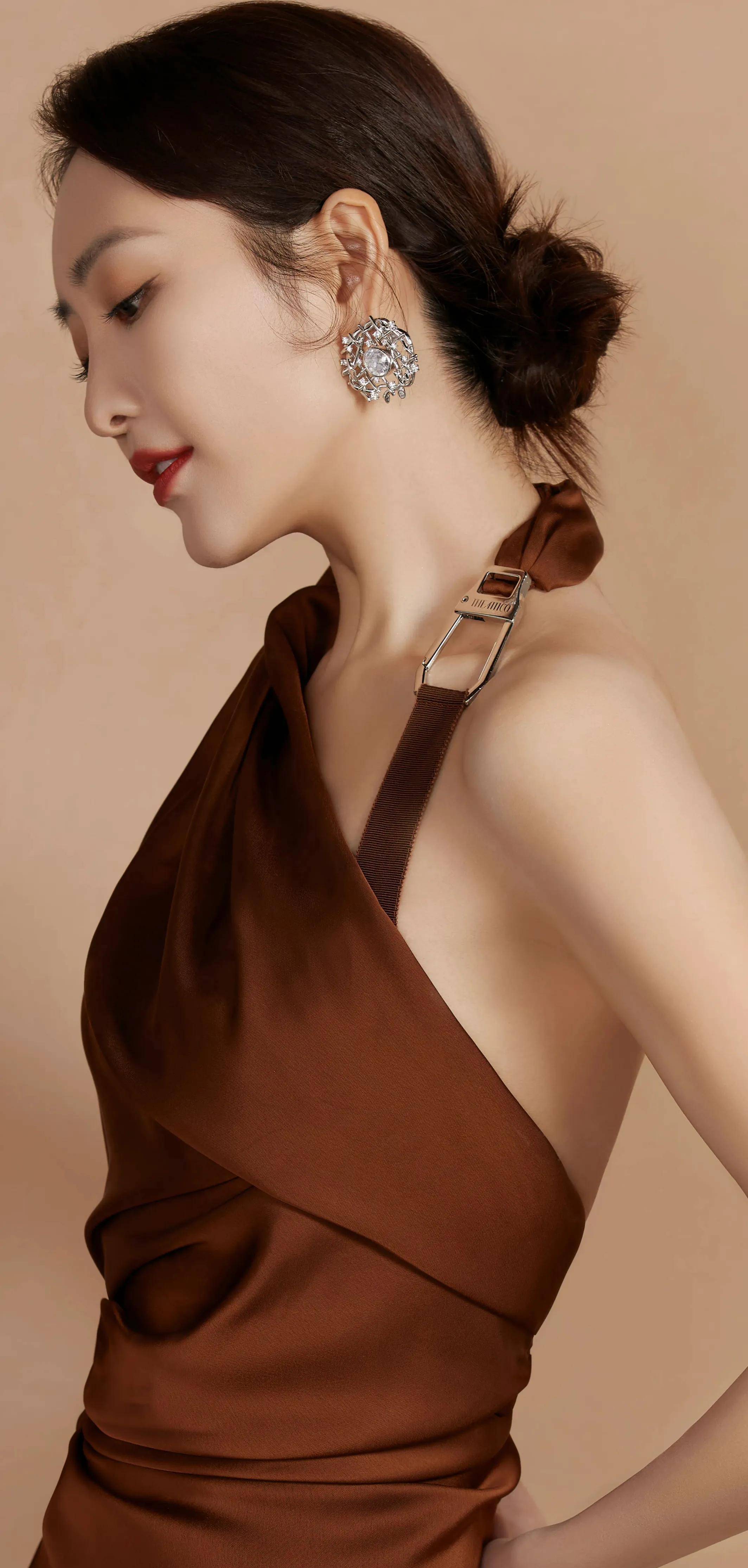 妩媚的八桂女神王鸥_合作_电视剧_获得了