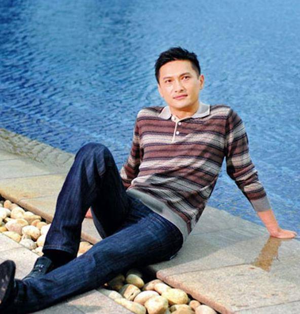他把自闭症儿子培养成年级第一,巅峰时退圈,今53岁竟到这地步_陈锦鸿