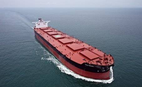 中国造世界最大矿砂船,巴西拉回40万吨铁矿石,船这么重为何不沉_船舶