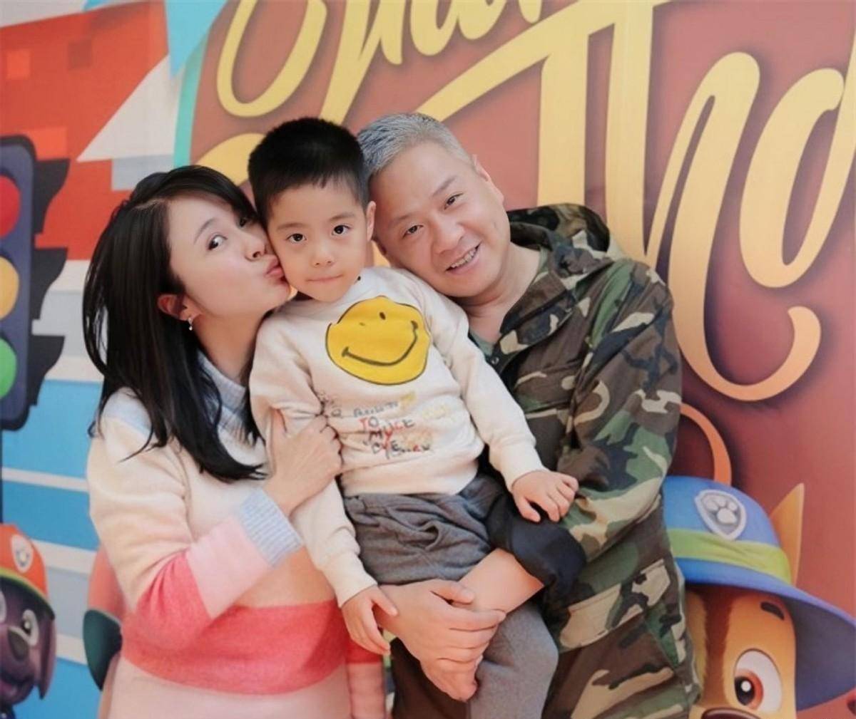 陈佳妍:闪婚连奕名,结婚5年被抛弃,离婚后独自抚养女儿不后悔